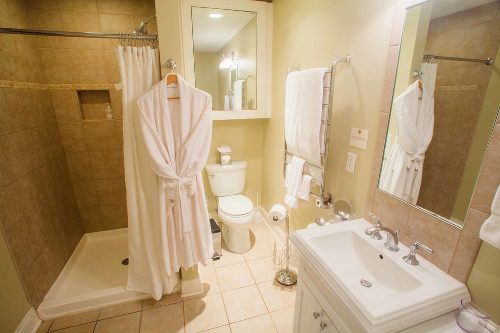Seven Oaks Bed & Breakfast Lake Geneva Bilik gambar